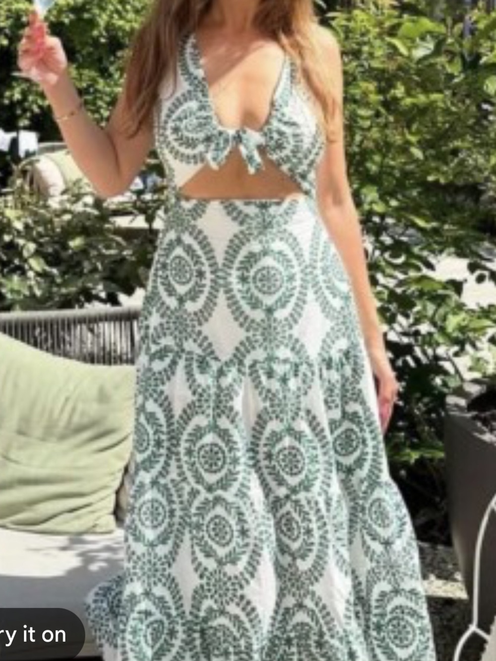 Zara NWT CUTWORK Knotted White Dress with Green Embroidered Viral blogger fave - Picture 3 of 6